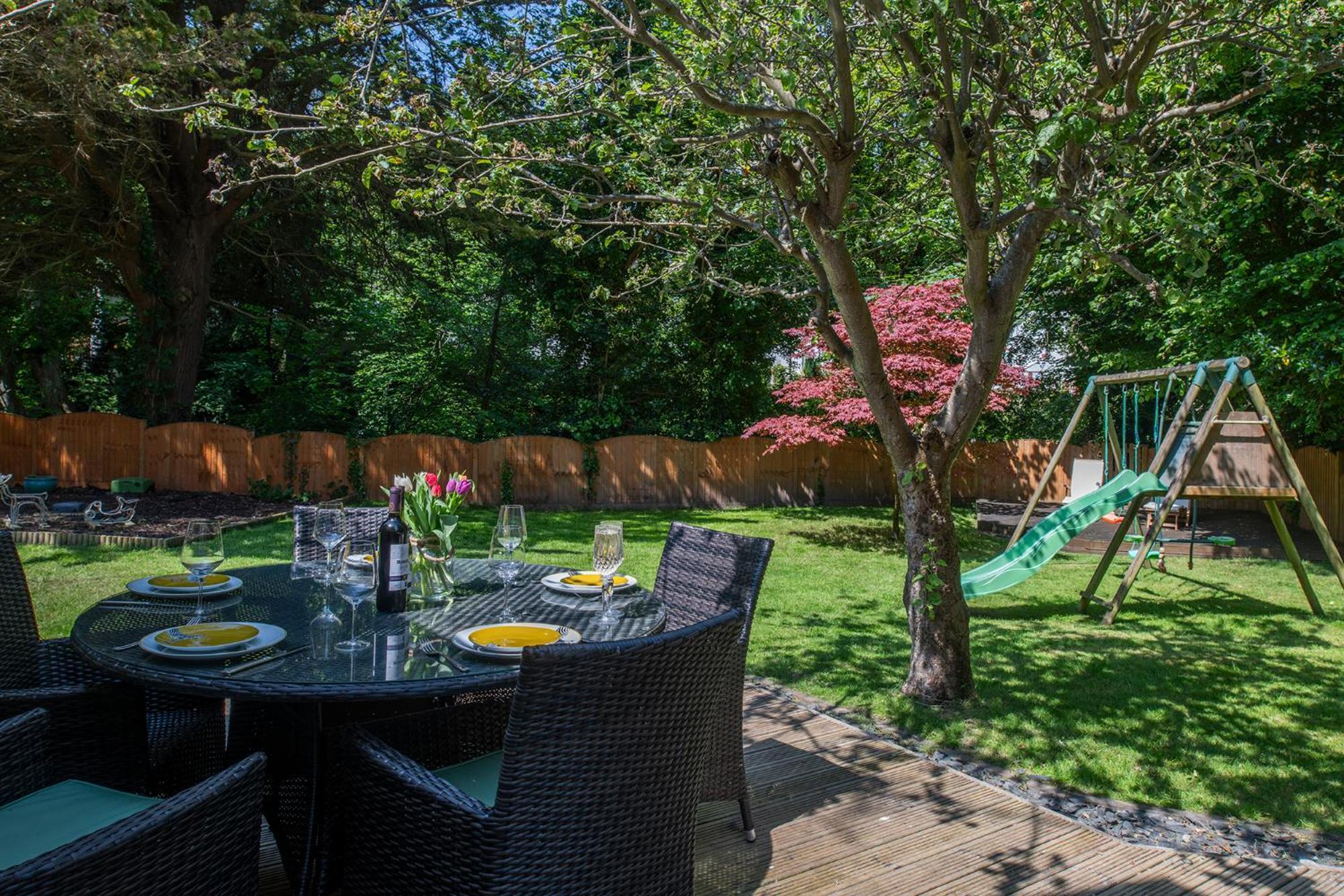 The Coachhouse - Cottage With Private Hot Tub Colwyn Bay Exterior photo